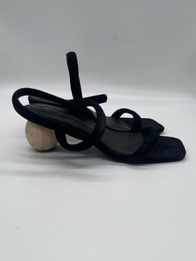 Internationally Black Strappy Sandals with Sculpted Wooden Heel